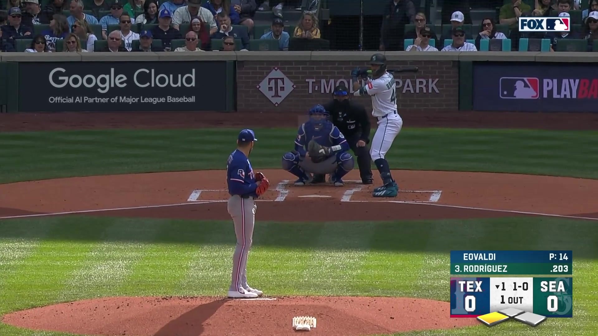 Julio Rodríguez singles to right field, scores J.P. Crawford