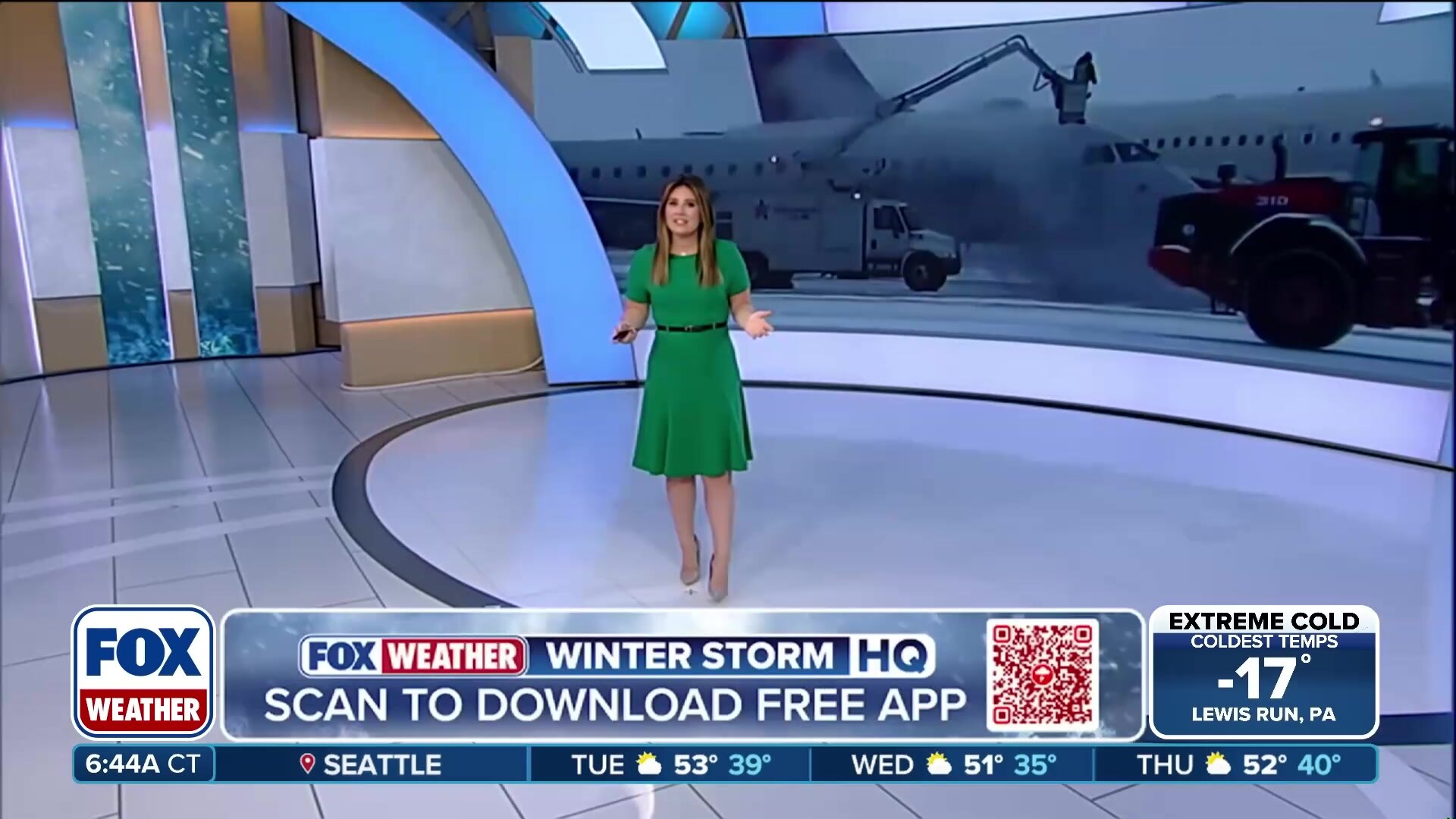 Airplane de-icing process explained