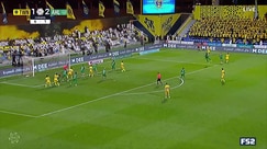 Al-Ahli Goalkeeper Makes a Vital Save From a Corner