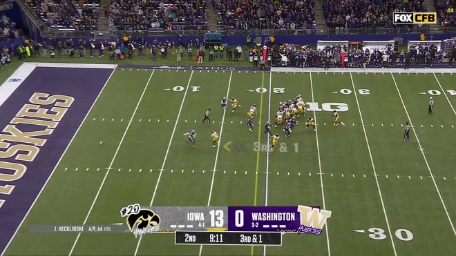 Jeremy Hecklinski finds DJ Vonnahme for a 20-yard touchdown