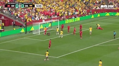 Swiss Goalkeeper Secures Ball After Colombia's Dangerous Corner Kick