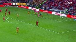 Tigres' attack culminates in a foul