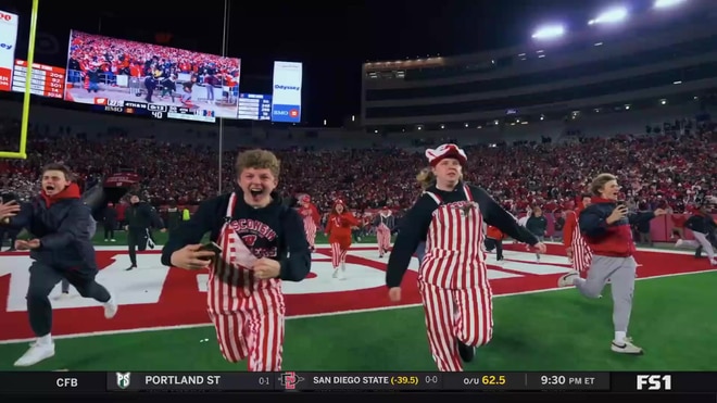 Mark Wahlberg and Yahya Abdul-Mateen II welcome back college football