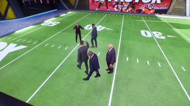Julian Edelman demonstrates 'smoke screen' play with Fox NFL Kickoff panel