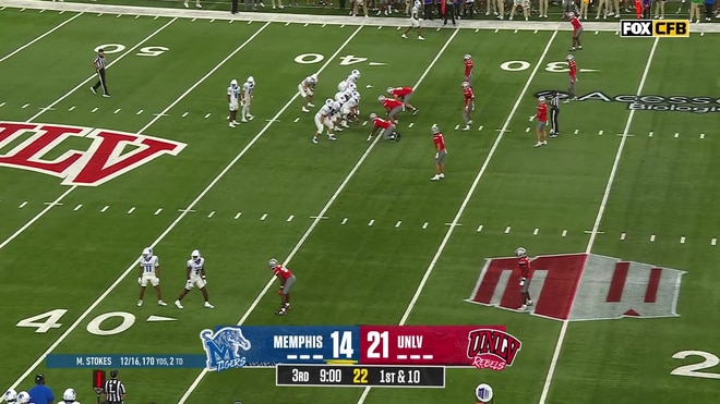 Jaylin Carter rushes for a 36-yard touchdown
