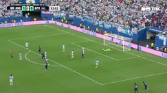 Martínez makes a diving save to deny Cape Verde