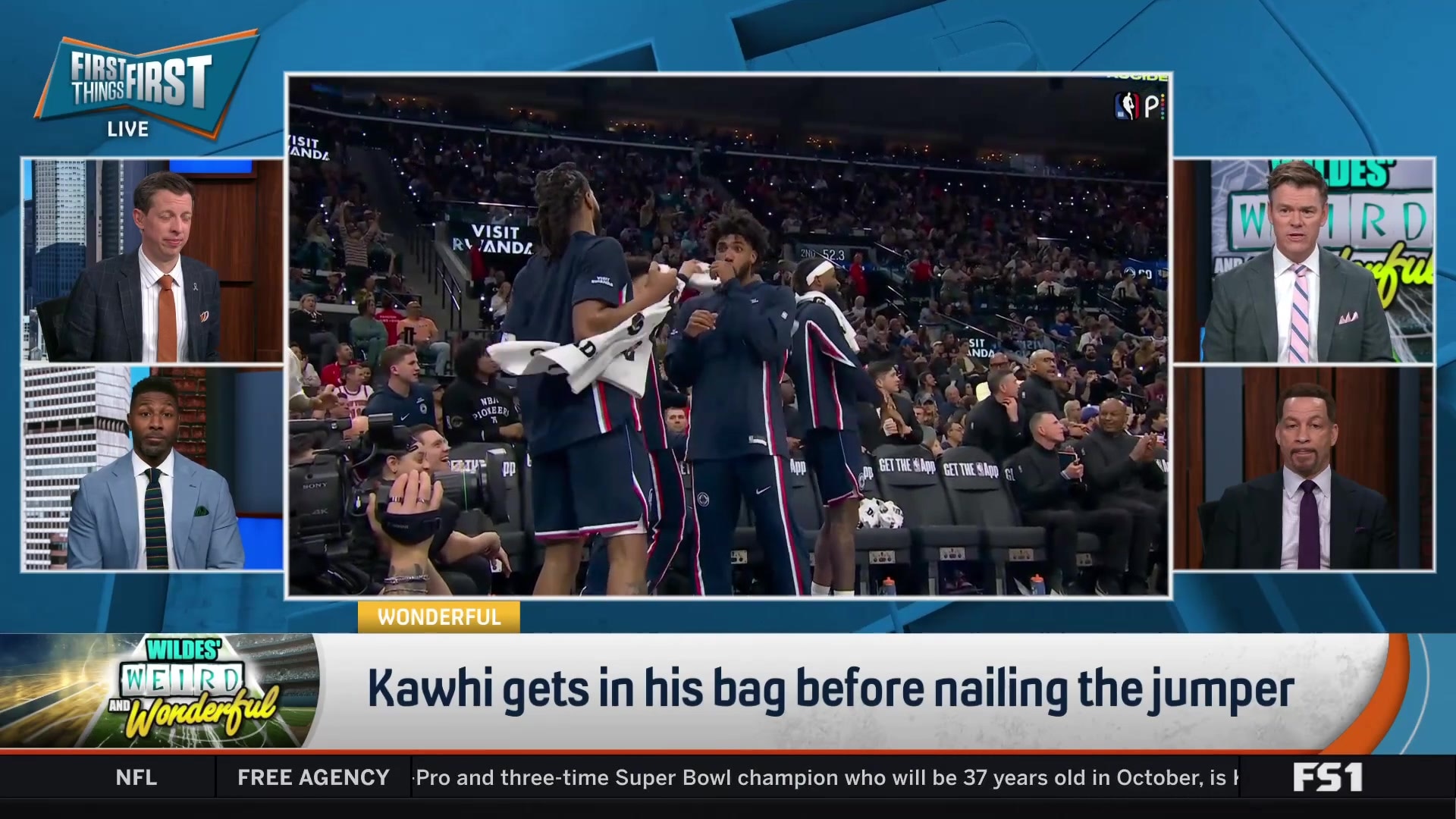 Kawhi Leonard gets in his bag before nailing a jumper