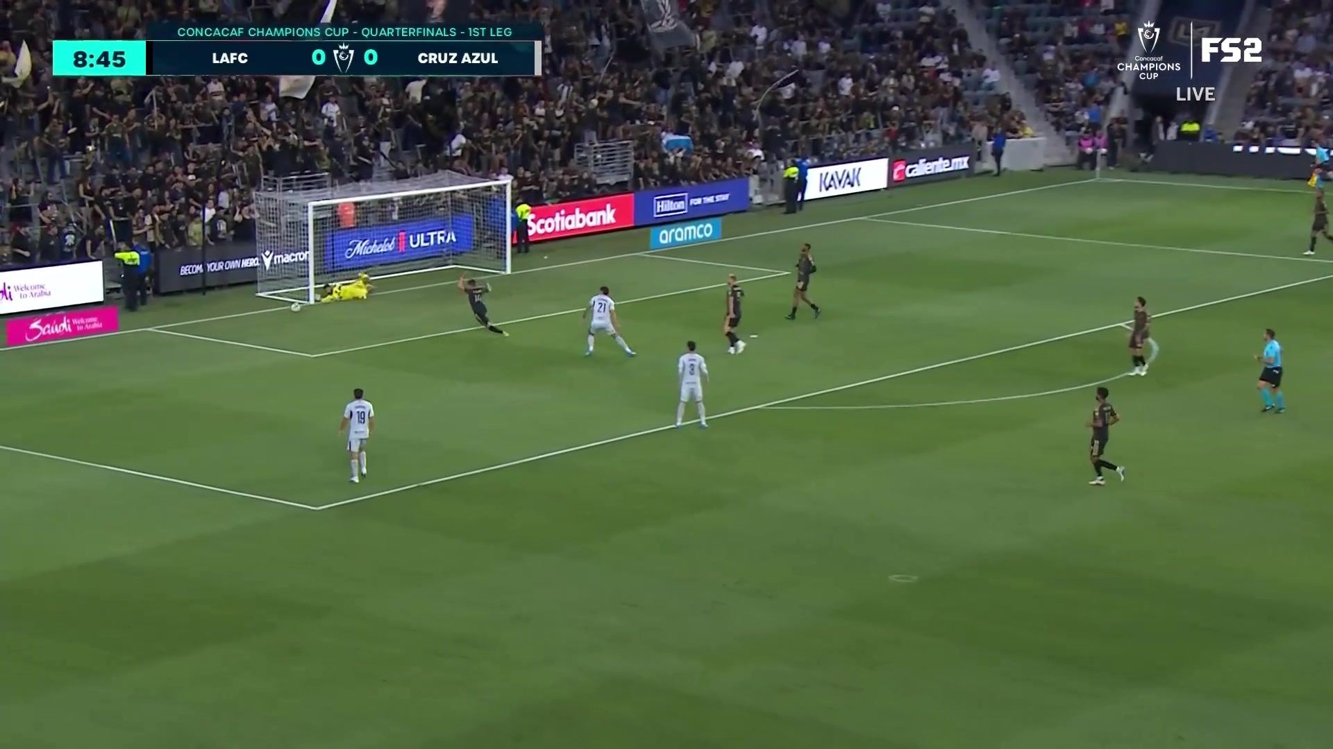 Goalkeeper makes an incredible close-range save