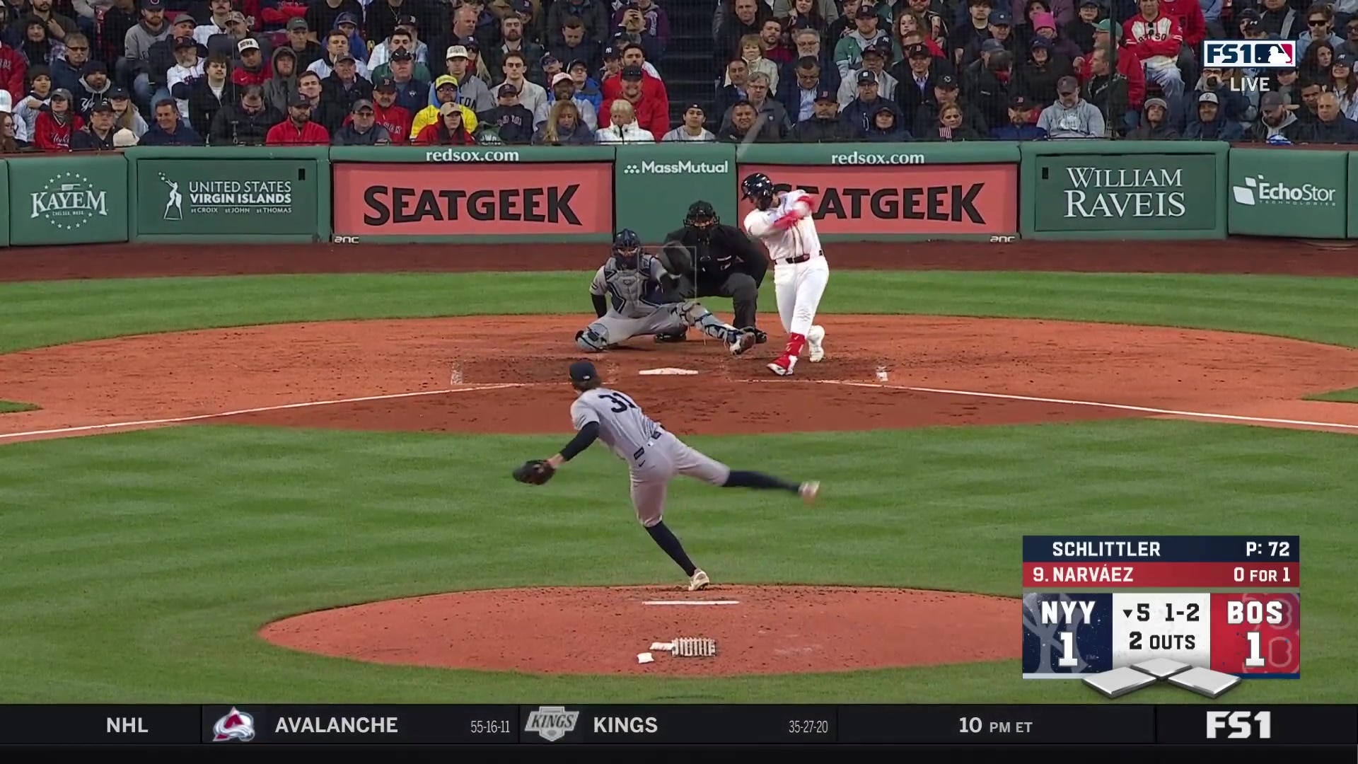 Carlos Narváez blasts a solo home run