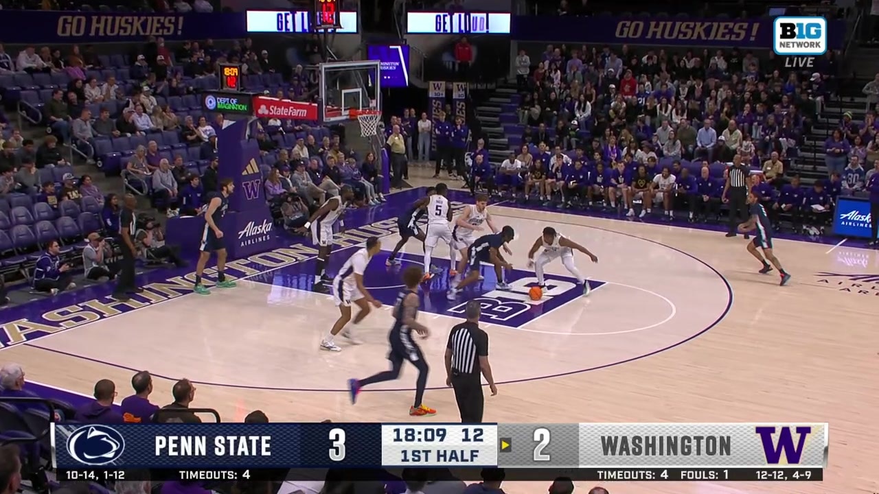 Wesley Yates III makes a two-point jump shot after a steal