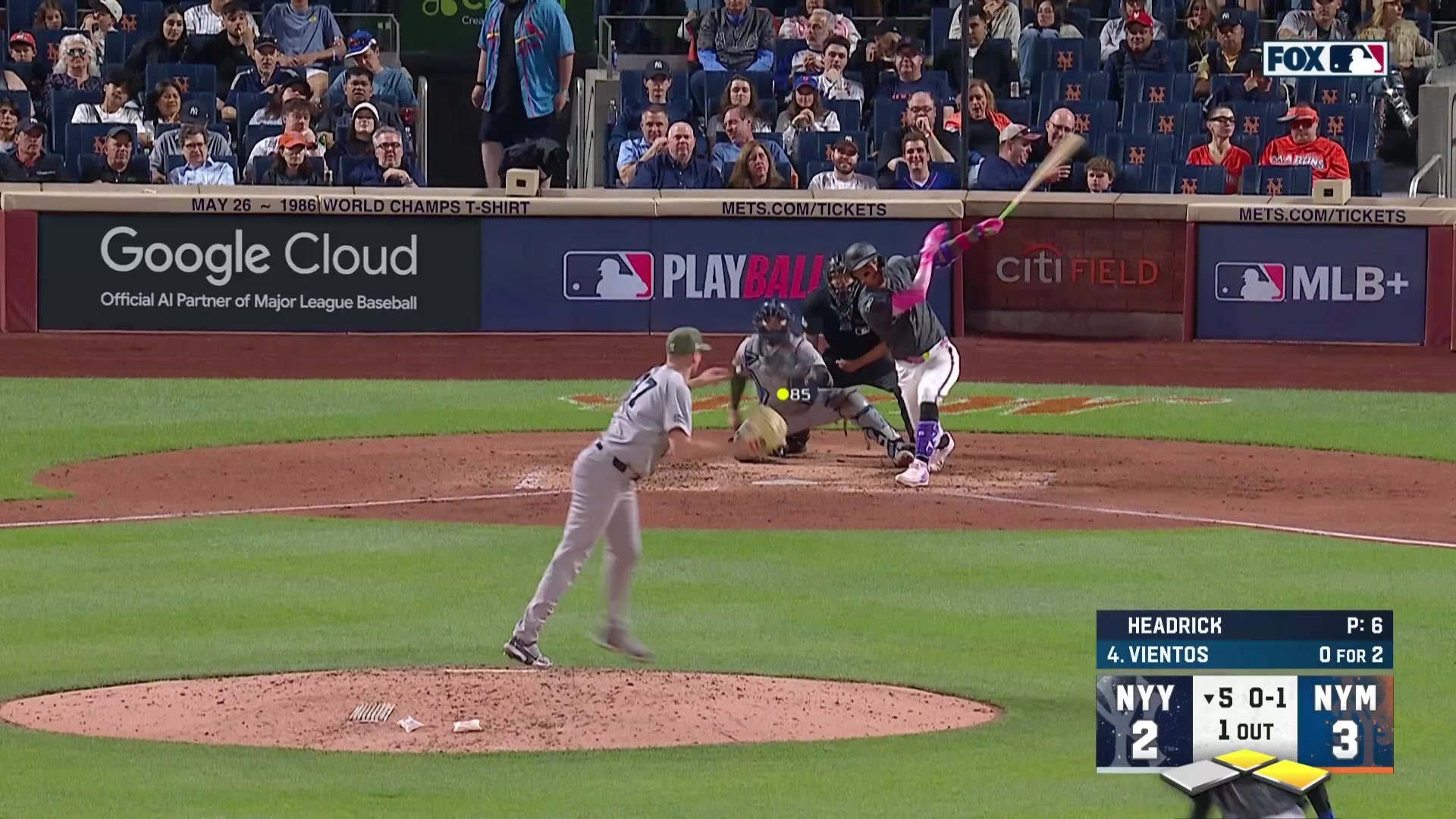 Mark Vientos rips a double, scoring two
