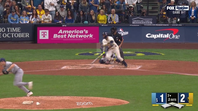 Jackson Chourio drives in run with an RBI single