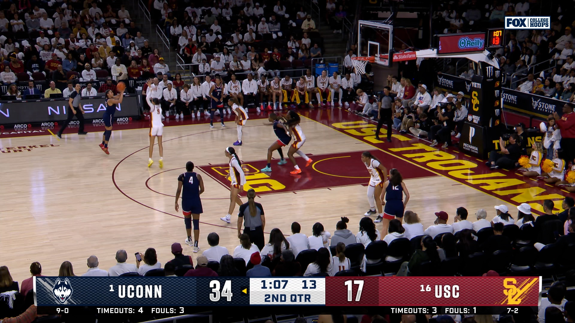 Azzi Fudd drills contested 3-pointer, extending UConn's lead over USC