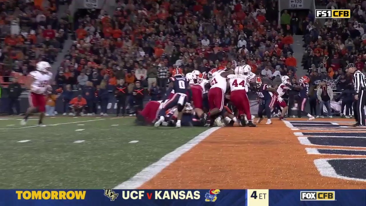 Nebraska’s Anthony Grant rushes for a touchdown to extend lead over Illinois