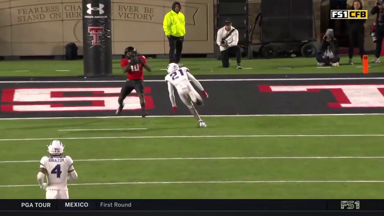 Behren Morton hits Drae McCray on a 44-yard TD pass, extending Texas Tech’s lead vs. TCU