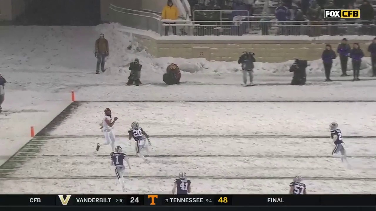 Iowa State's Rocco Becht finds Jayden Higgins for the 33-yard touchdown pass against Kansas State