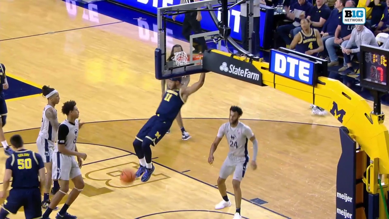 Michigan’s Roddy Gayle throws down alley-oop to extend lead over Penn State