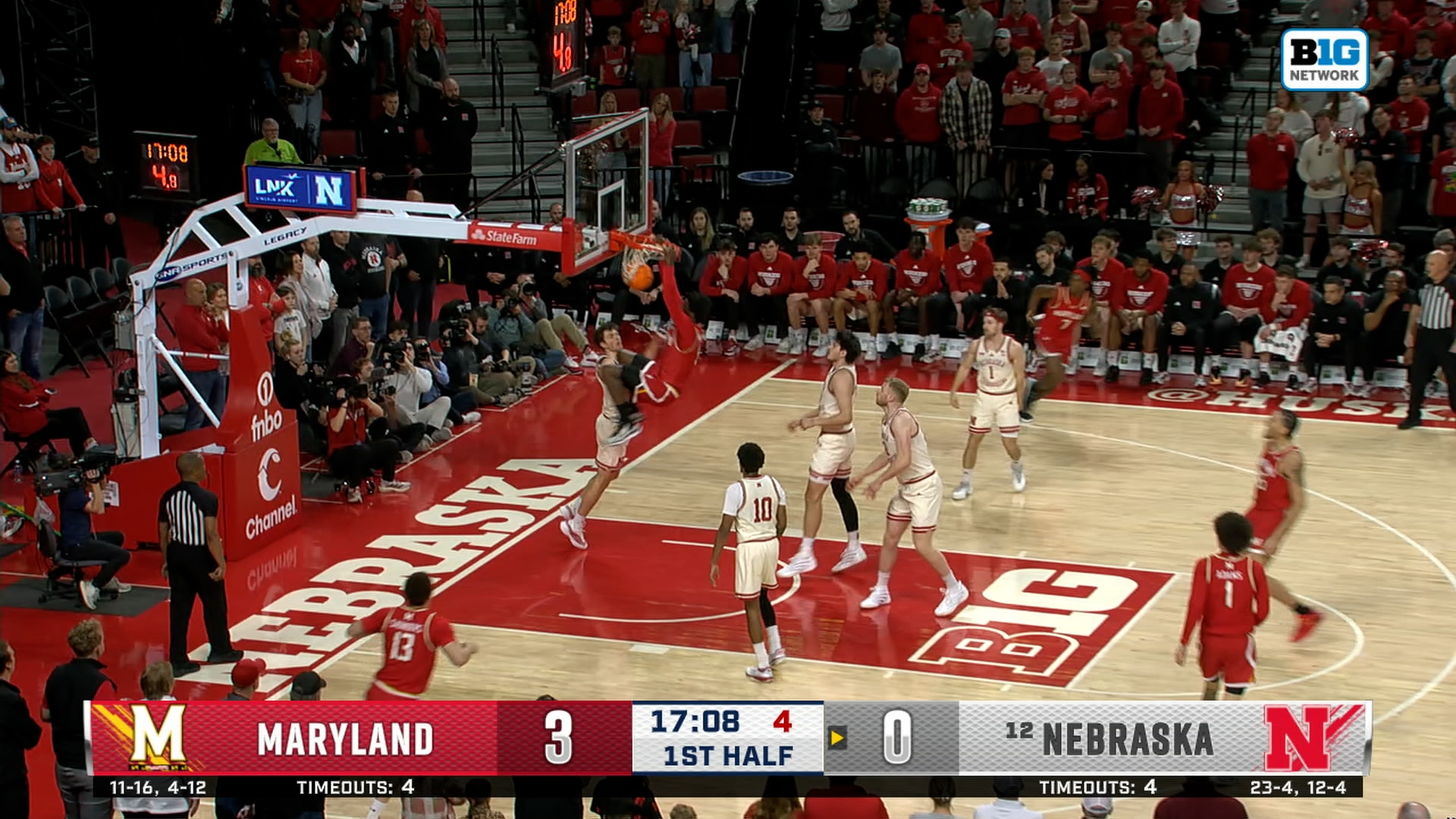 Maryland's Solomon Washington drives middle and finishes STRONG dunk vs. Nebraska 