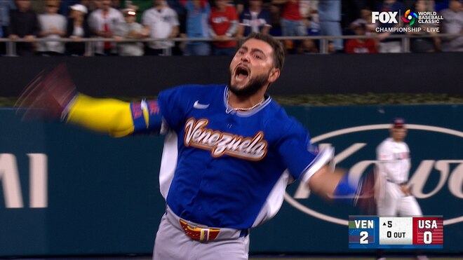 Wilyer Abreu hits solo home run, extending Venezuela's lead over United States