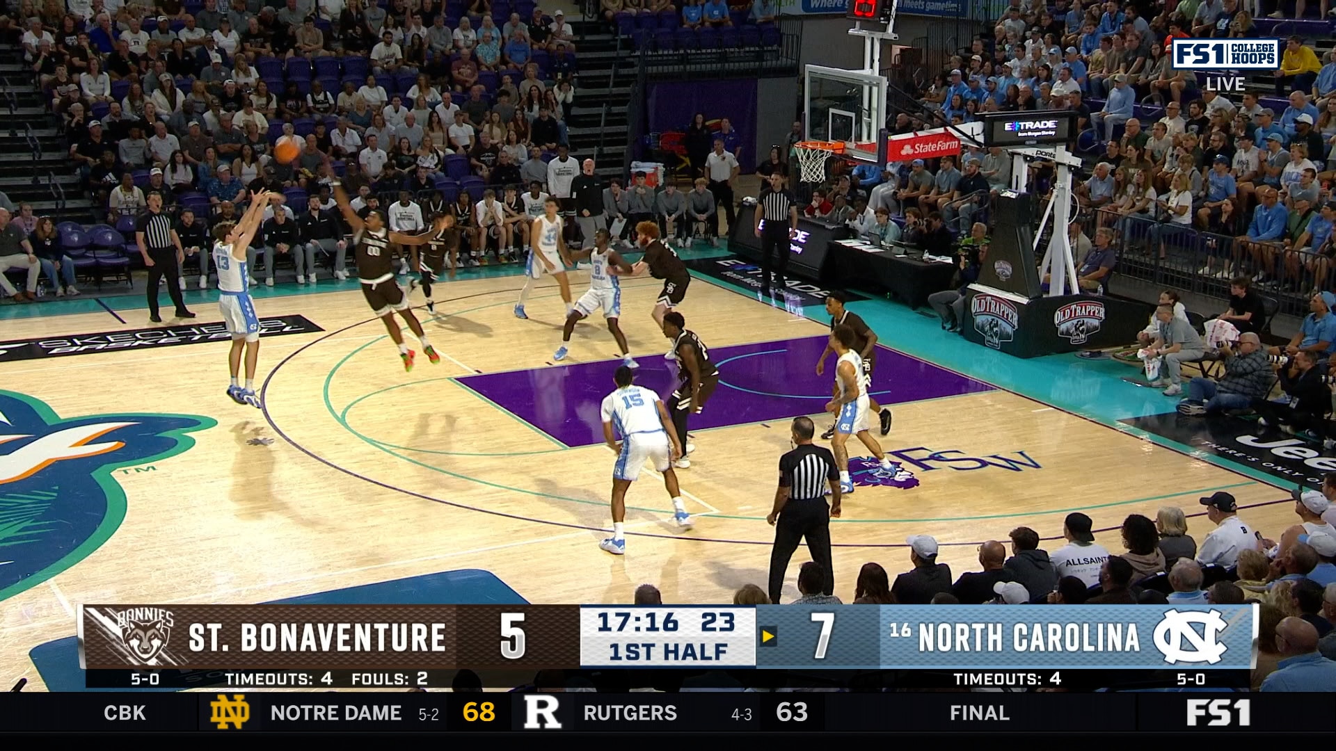  Henri Veesaar drains a 3-pointer, extending UNC's lead over St. Bonaventure