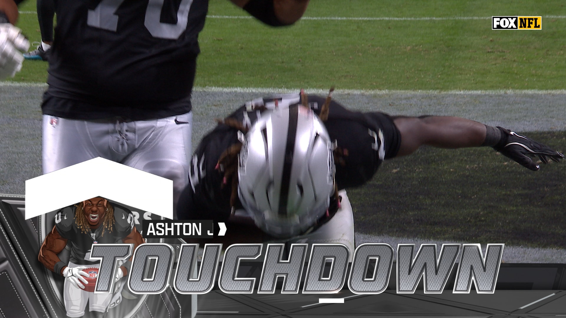 Raiders' Geno Smith passes 15-yard TD to Ashton Jeanty, taking lead over Jaguars | NFL Highlights