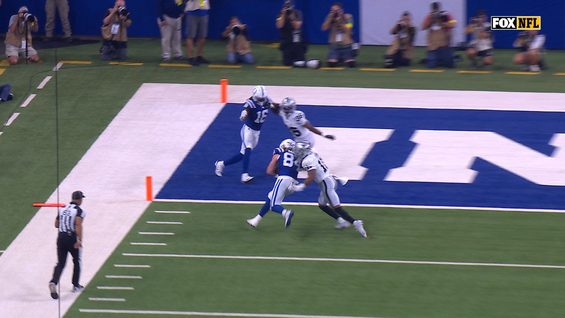 Daniel Jones connects with Tyler Warren for 11-yard TD, giving Colts lead over Raiders