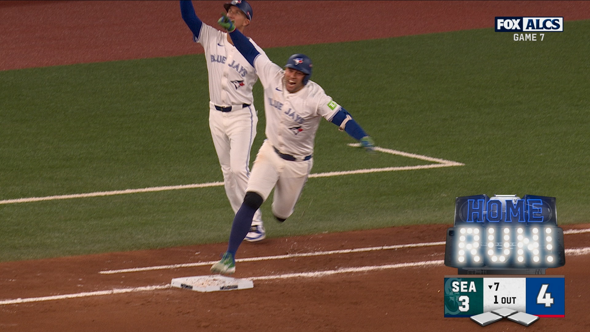George Springer crushes three-run home run, giving Blue Jays lead over Mariners