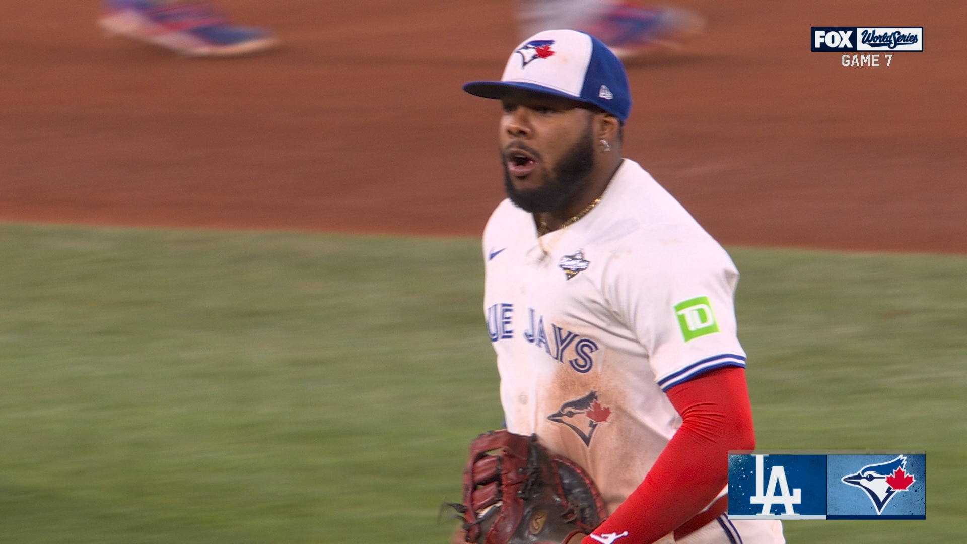 Blue Jays turn double play to escape jam in 7th inning, keeping two-run lead over Dodgers