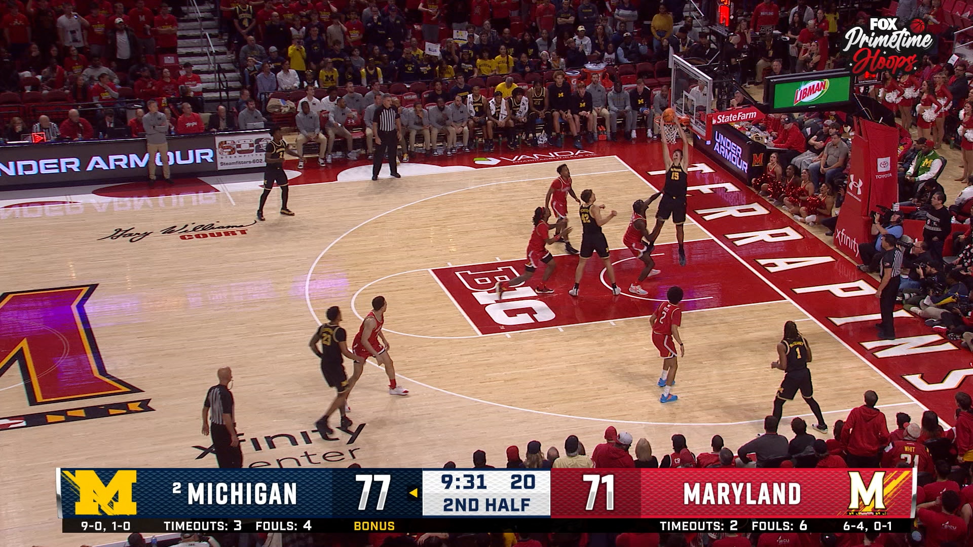 Aday Mara catches REVERSE ALLEY-OOP Dunk to extend Michigan's lead over Maryland