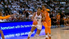 UConn’s Sarah Strong Drives Past Defender for And-One Finish vs. Tennessee