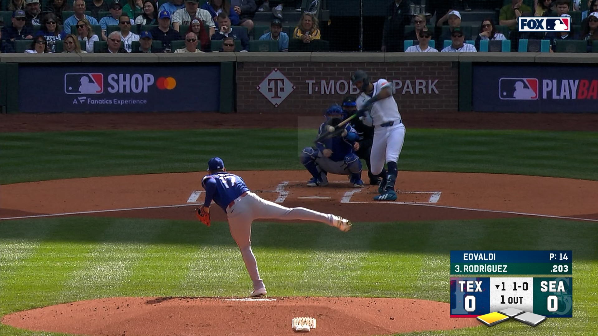 Julio Rodriguez drives in run, giving Mariners early lead over Rangers 