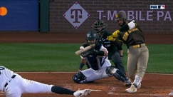 Rodolfo Durán hits his first career home run, extending Padres' lead over Mariners