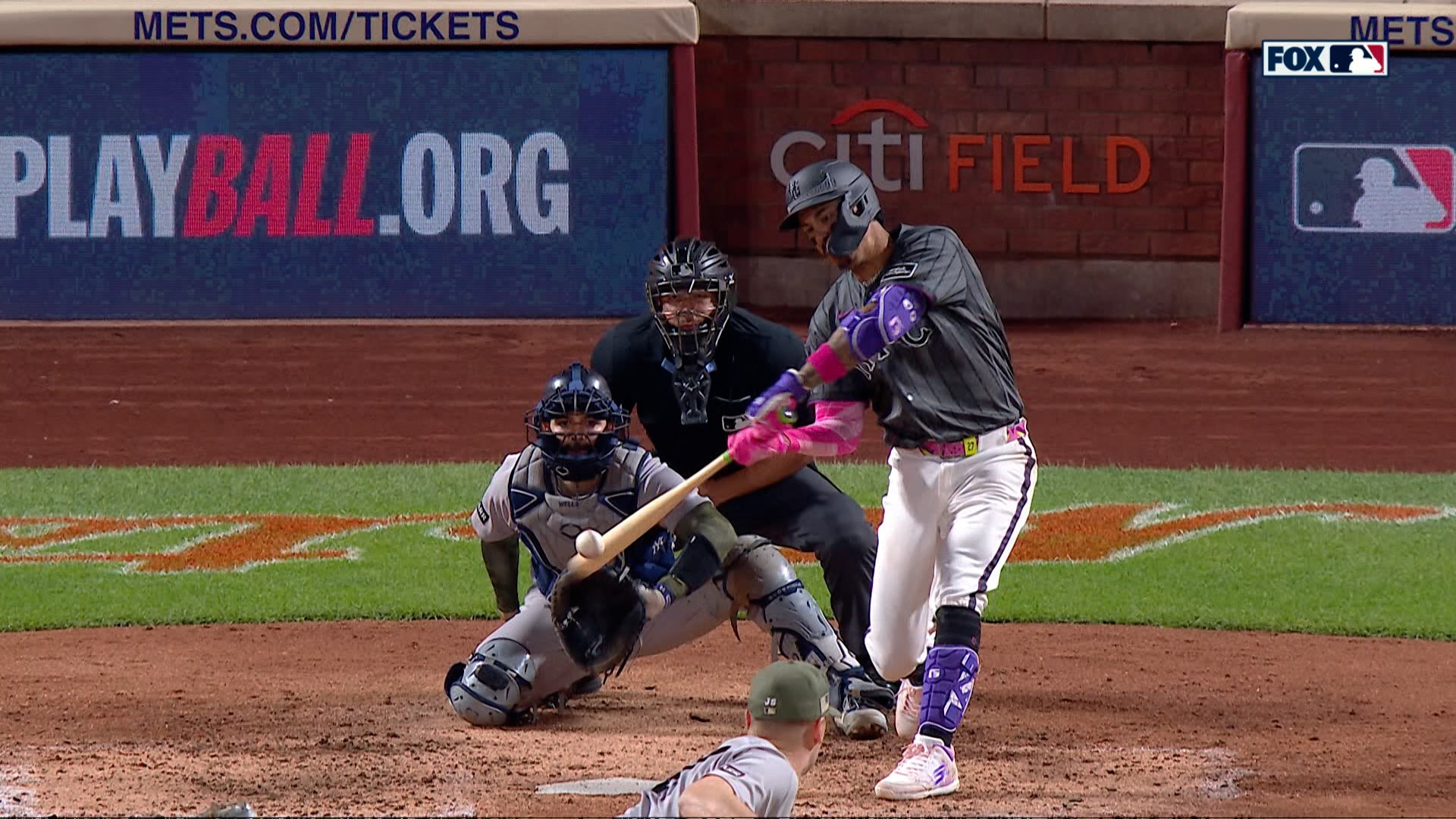 Mark Vientos extends Mets' lead over Yankees with two-RBI double