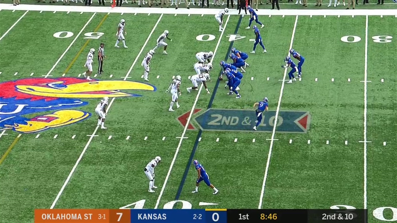 HIGHLIGHTS: Pooka Williams uses speed, stiff arm for Kansas 1st down
