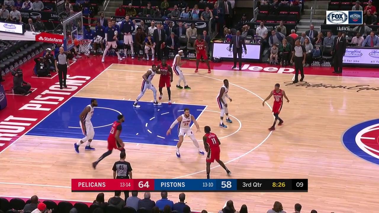 HIGHLIGHTS: No-Look Over the shoulder Layup by Holiday