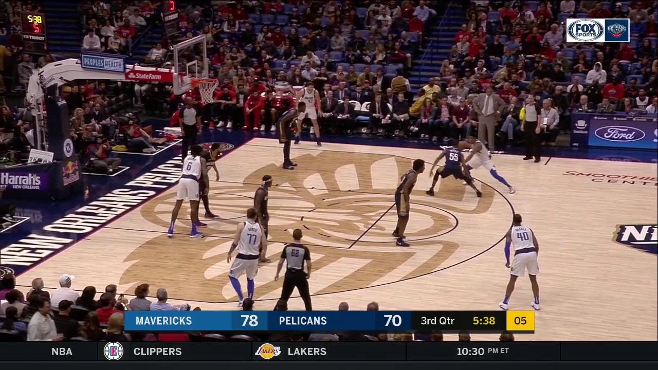 HIGHLIGHTS: Davis rejects it, Hill takes it the other way for the Slam
