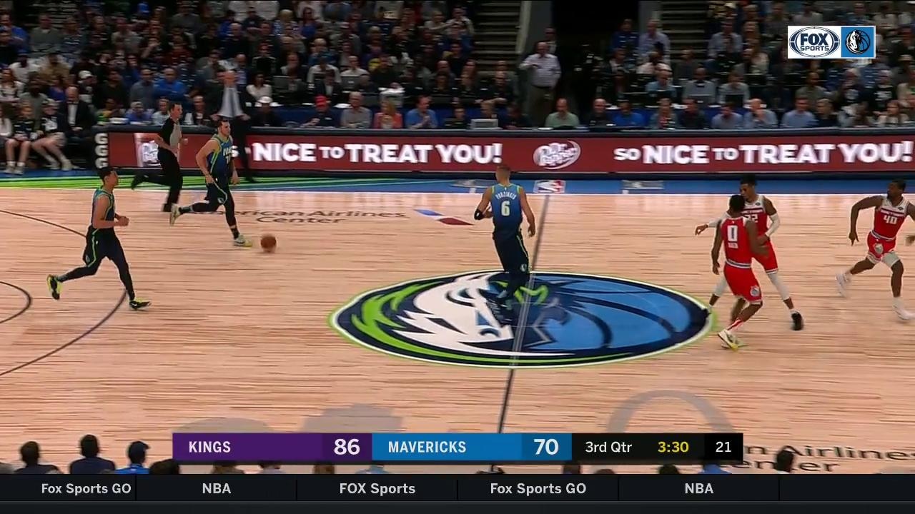 HIGHLIGHTS: Luka Doncic 3rd Quarter Dunk