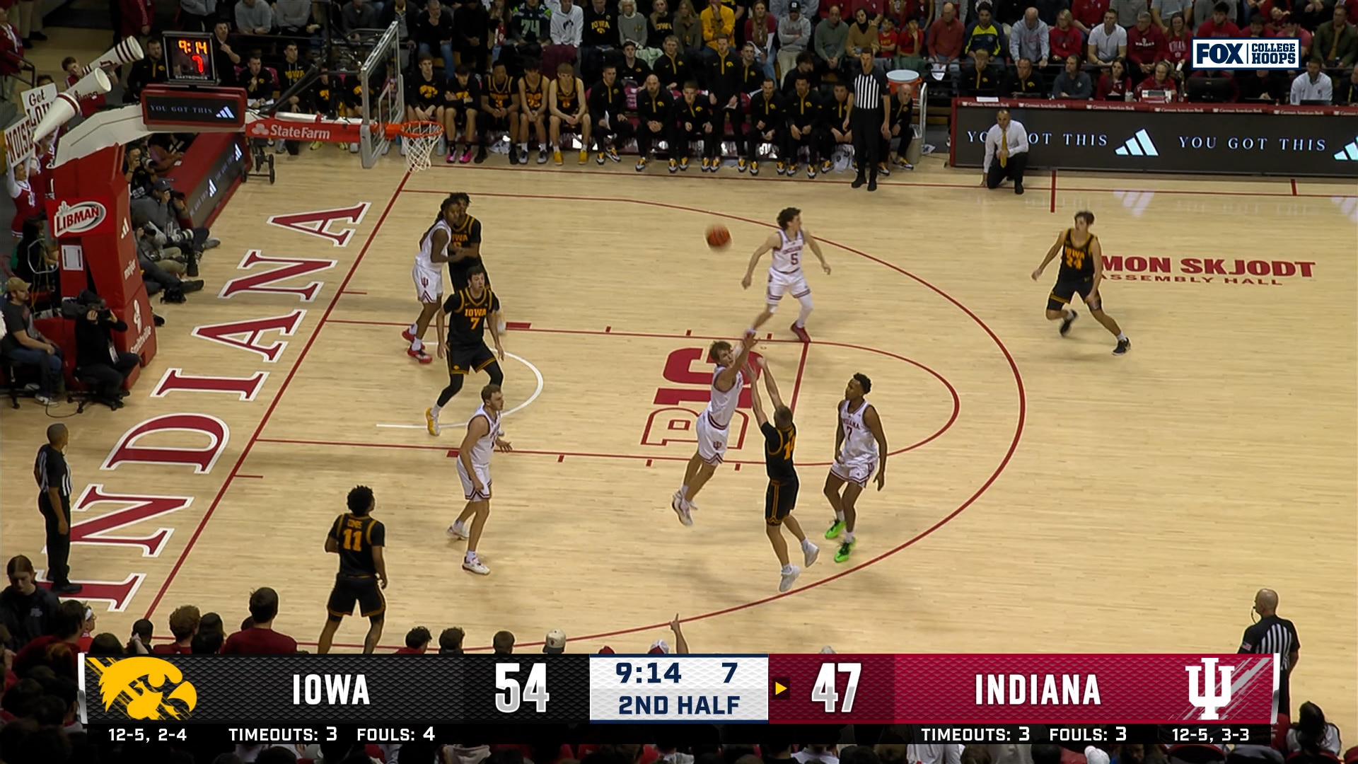 Bennett Stirtz's stepback three seals win for Iowa vs. Indiana