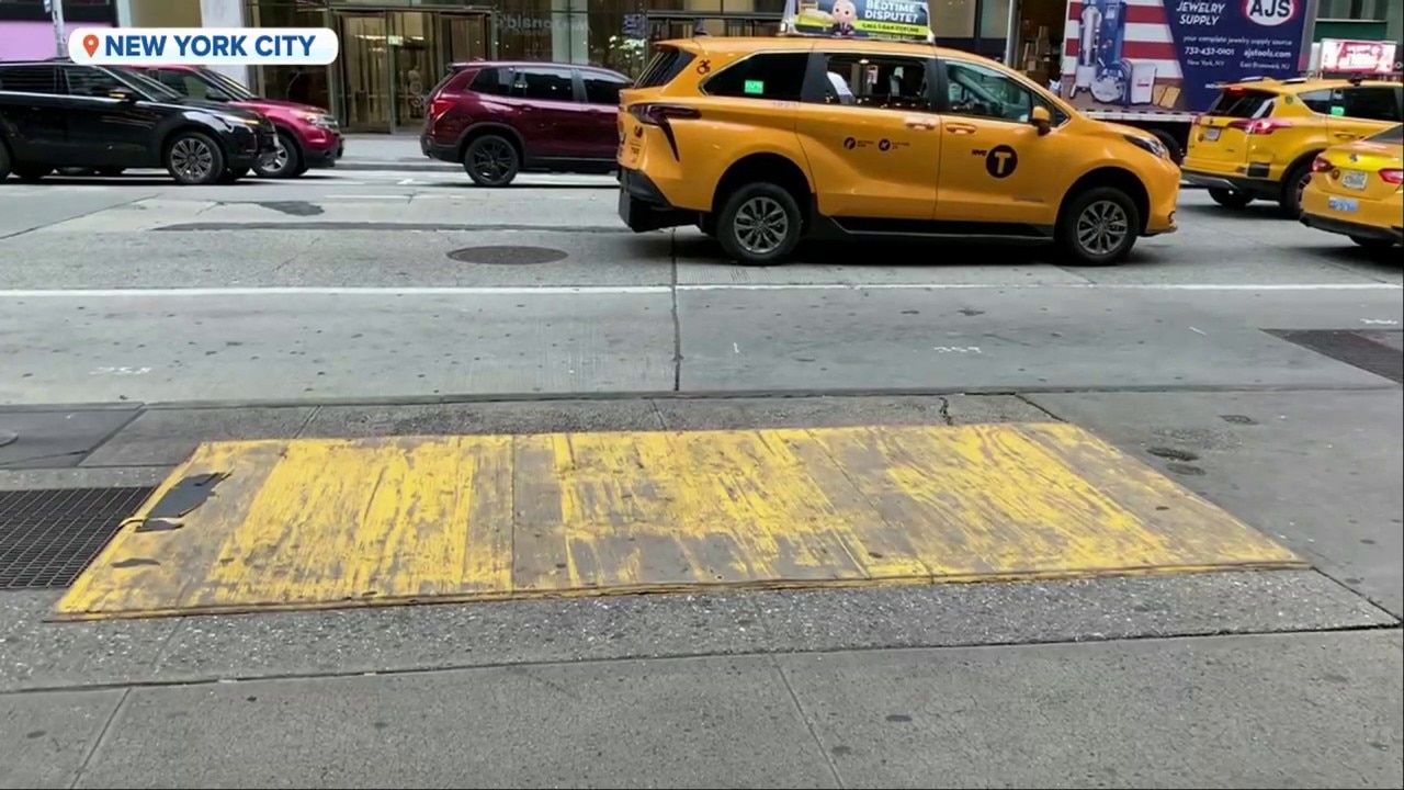 New York City prepares for nor'easter to keep water from entering subway