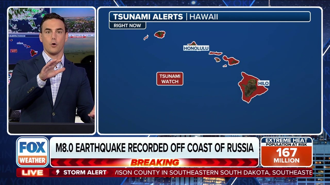 Earthquake triggers tsunami watch off the coast of Hawaii
