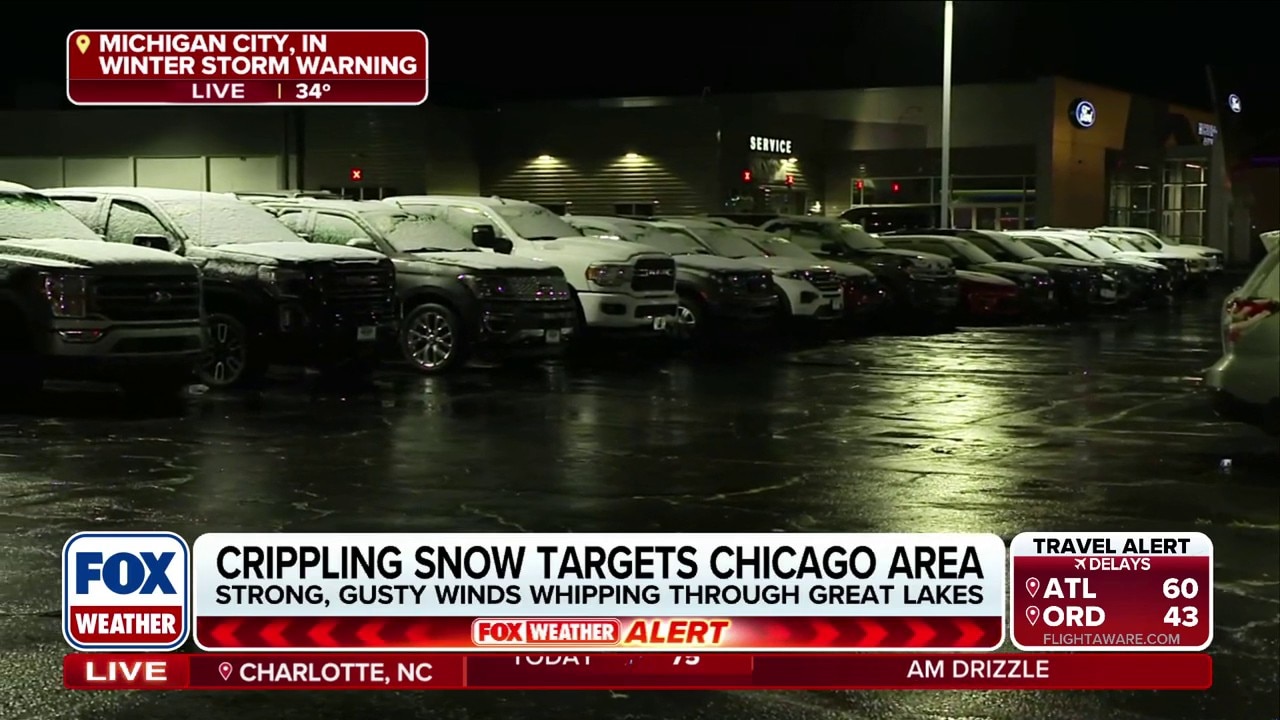 Crippling snow targets Great Lakes as Winter Storm Warnings issued around Lake Michigan