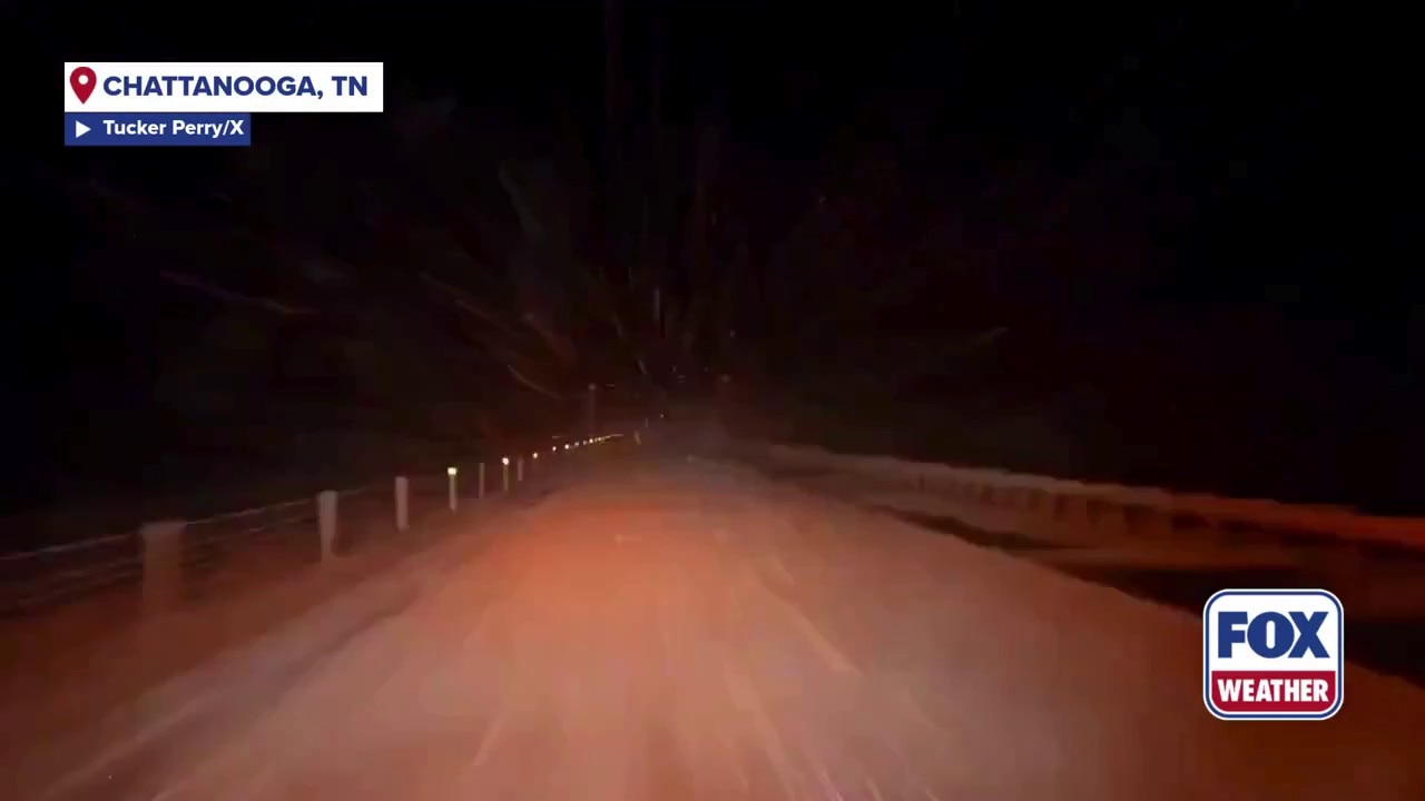 Heavy Snow Blowing In Chattanooga, Tennessee