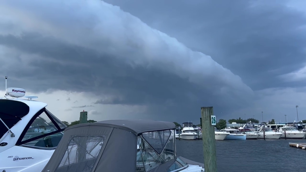 Ominous shelf cloud looms over New York City area