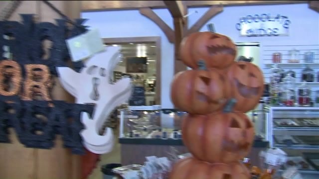 Kramp checks out the market at Borzynski`s