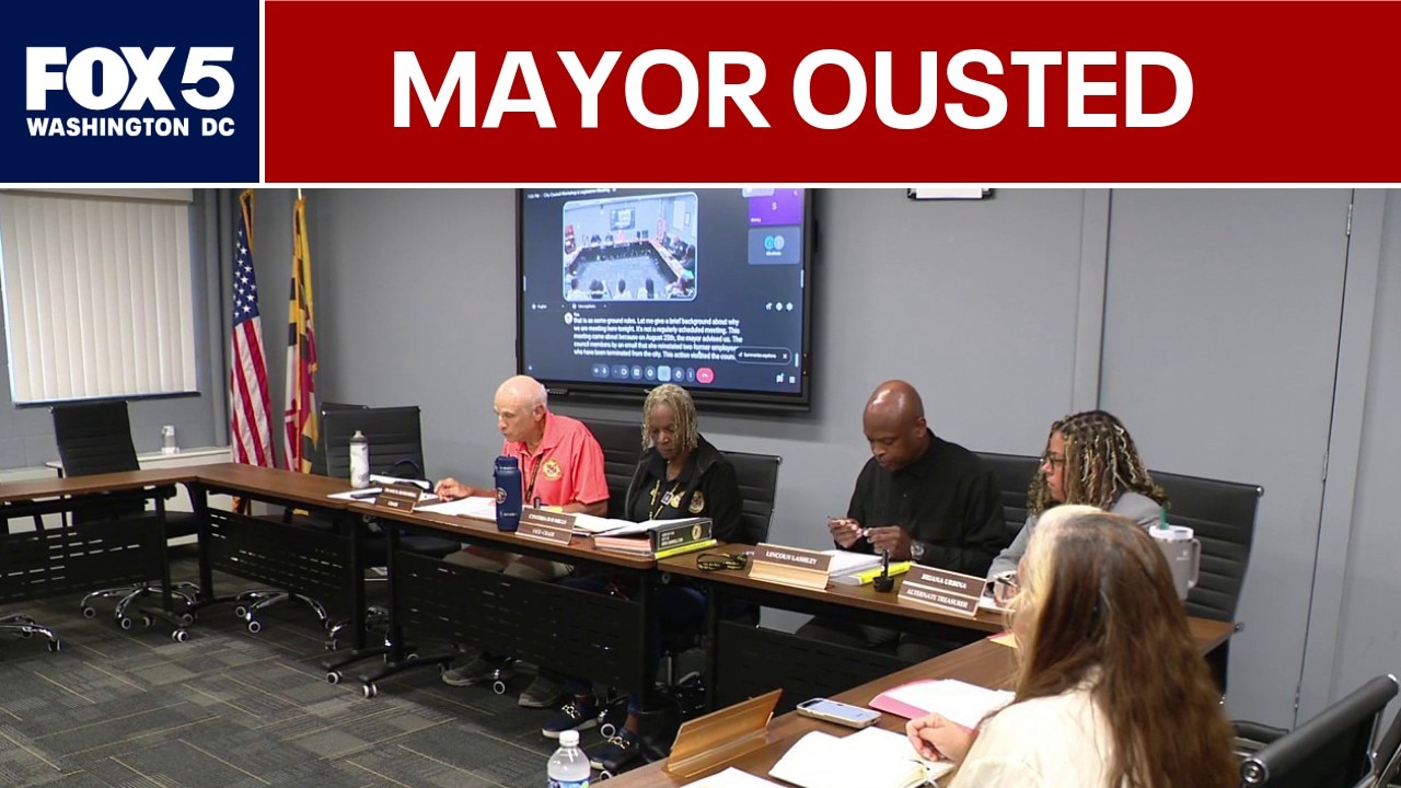 New Carrollton council votes to oust mayor