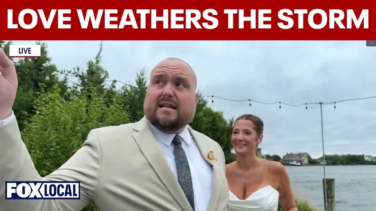 Couple says 'I Do' amid Long Island nor'easter flooding