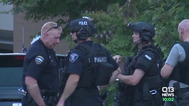 Police shoot, kill man after armed standoff in Tukwila