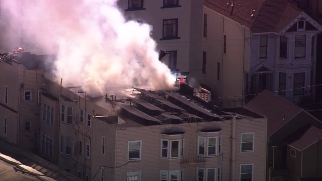 4-story Oakland building on fire