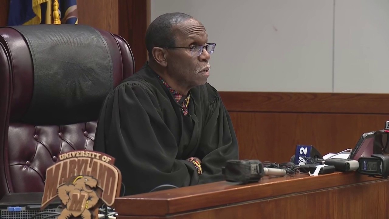 Judge calls out sheriff's deputy's hug of Sherrone Moore at previous hearing