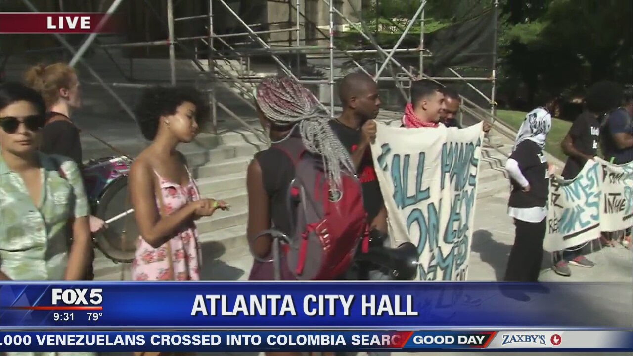 Protest leaders meet with Atlanta Mayor Kasim Reed